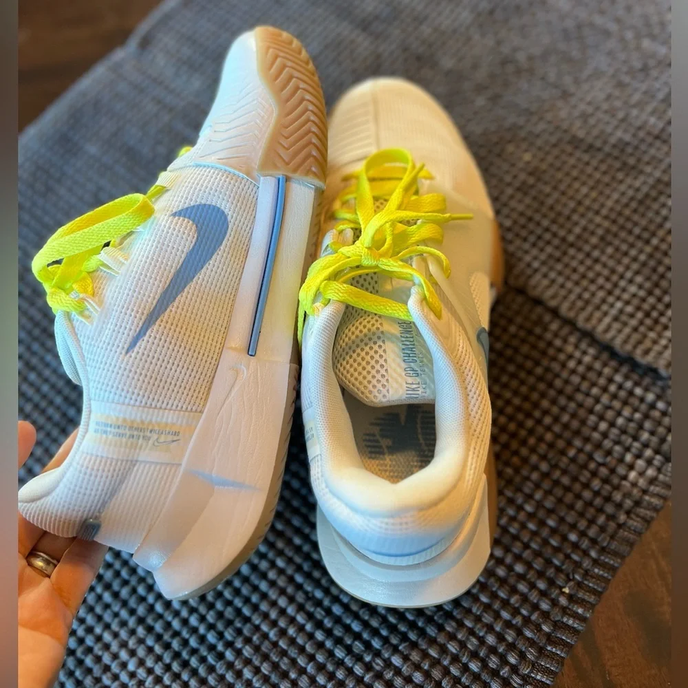 Men’s 6/Women’s 7.5 𝗡𝗜𝗞𝗘 🎾 𝗭𝗼𝗼𝗺 𝗖𝗵𝗮𝗹𝗹𝗲𝗻𝗴𝗲 𝗚𝗣 𝗧𝗲𝗻𝗻𝗶𝘀 𝗦𝗵𝗼𝗲𝘀 - Picture 2 of 14